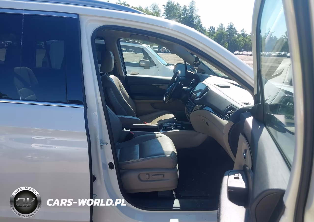 2019 Honda Pilot Elite VIN:5FNYF6H08KB029579 - 5