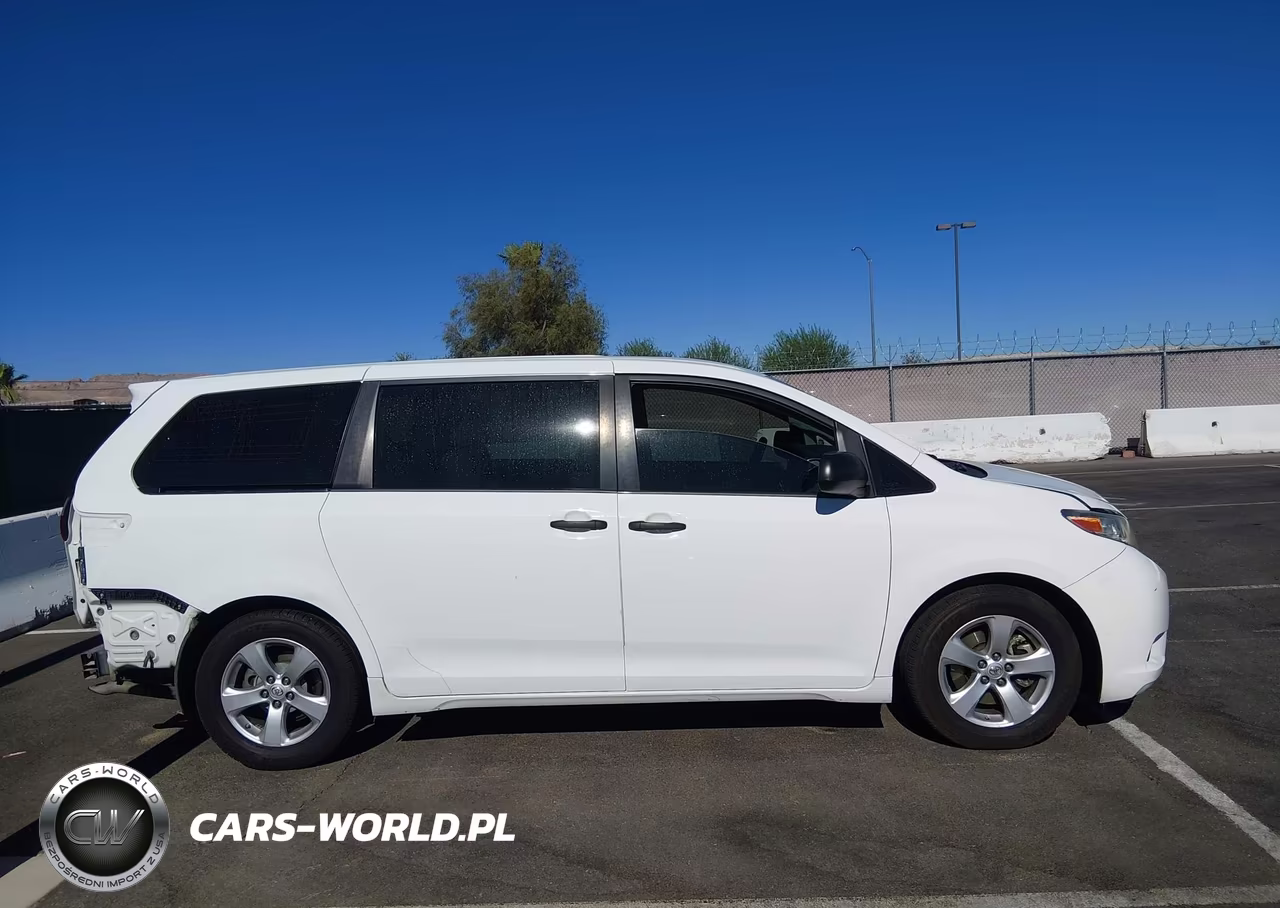 2017 Toyota Sienna L 7 Passenger VIN:5TDZZ3DC6HS820840 - 14