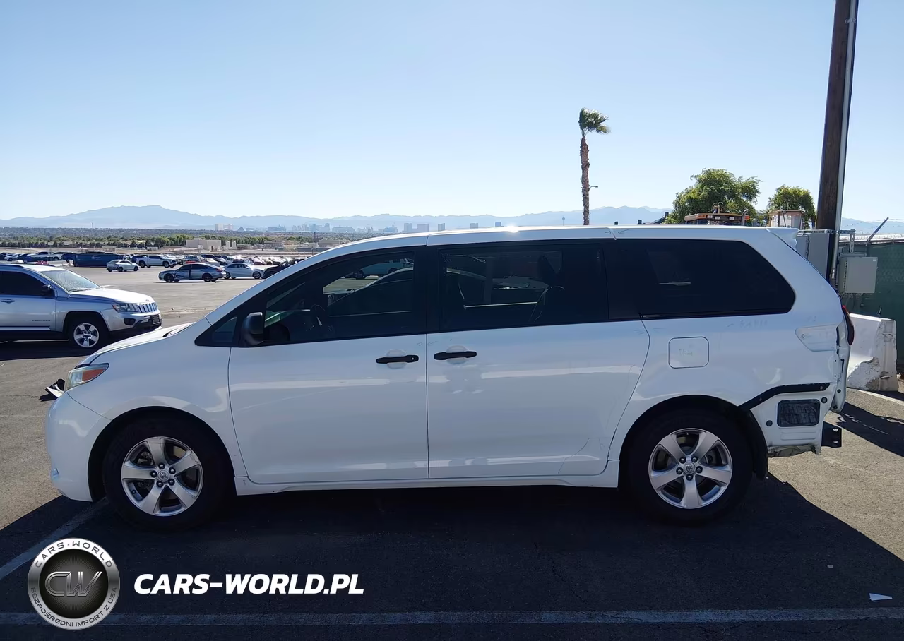 2017 Toyota Sienna L 7 Passenger VIN:5TDZZ3DC6HS820840 - 15
