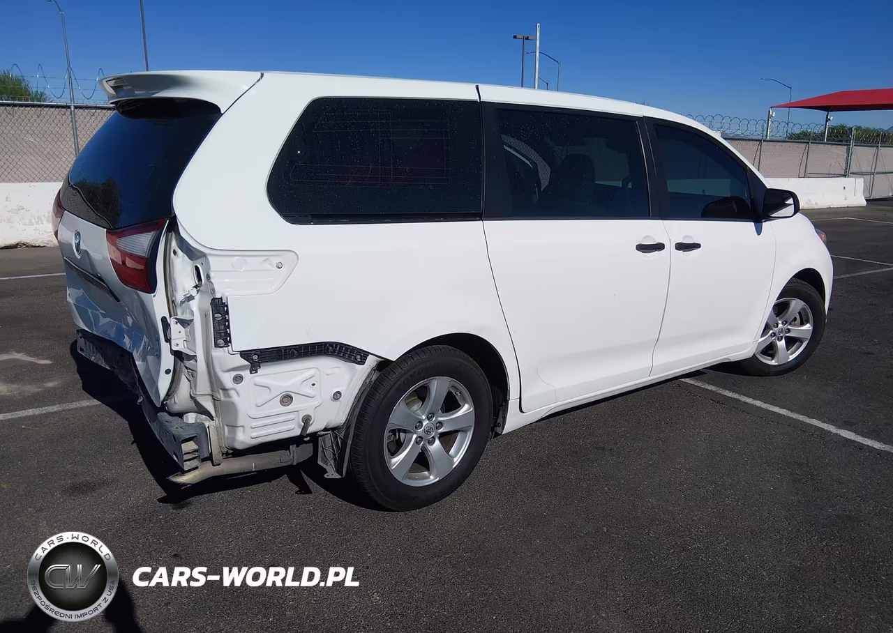 2017 Toyota Sienna L 7 Passenger VIN:5TDZZ3DC6HS820840 - 4