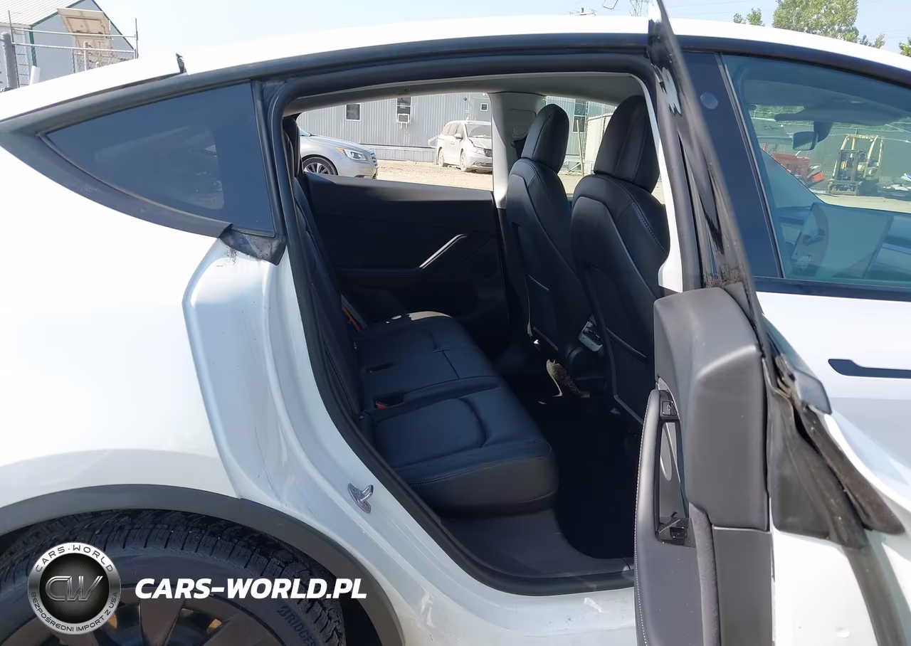 2021 Tesla Model Y Standard Range Rear-Wheel Drive VIN:5YJYGDED2MF105910 - 8