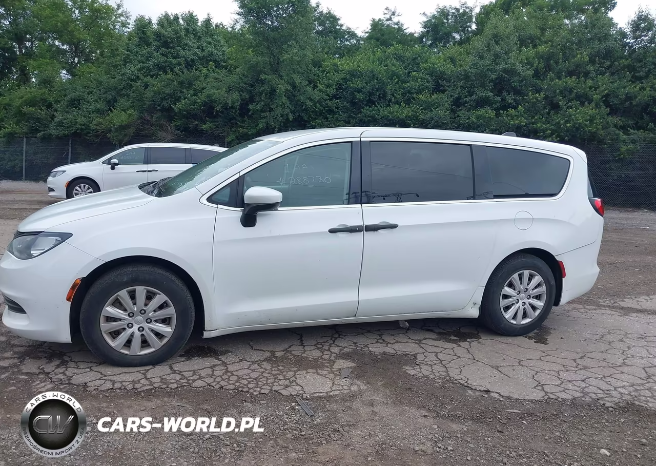 2020 Chrysler Voyager L VIN:2C4RC1AG2LR193200 - 14