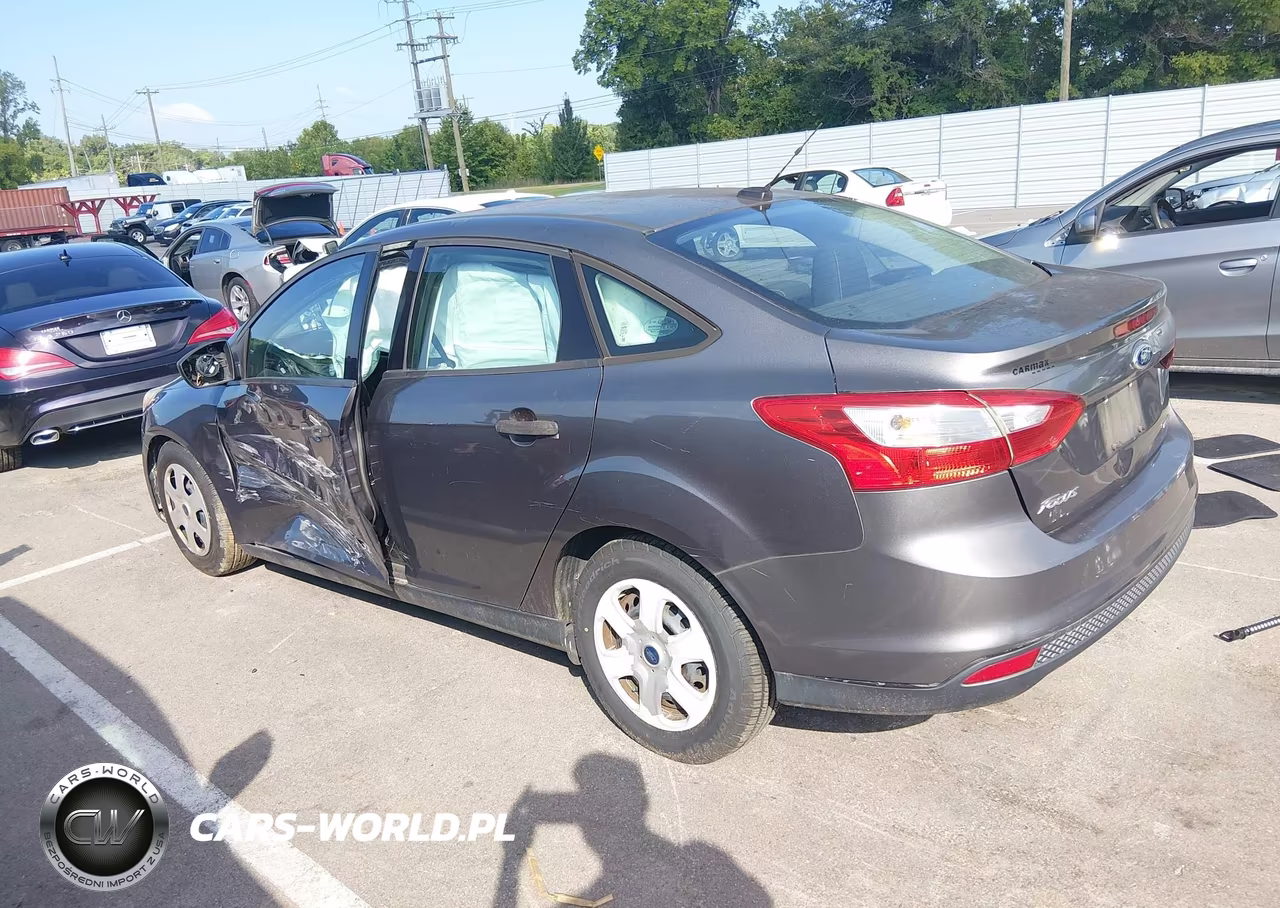 2013 Ford Focus S VIN:1FADP3E26DL330728 - 14
