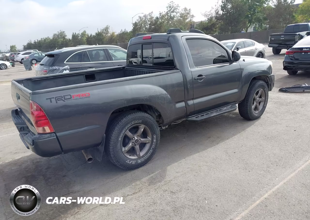 2012 Toyota Tacoma VIN:5TFNX4CN2CX008919 - 4