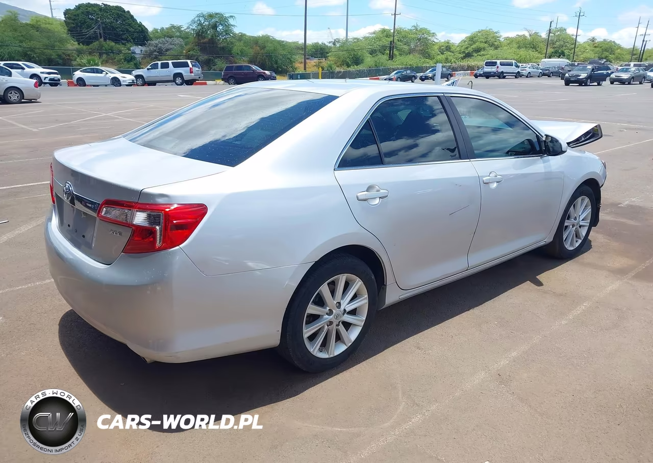 2013 Toyota Camry Xle VIN:4T1BF1FK4DU274303 - 4
