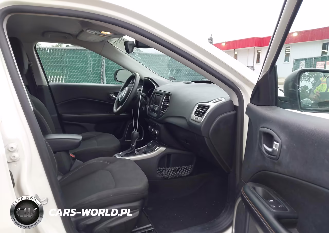 2018 Jeep Compass Sport 4X4 VIN:3C4NJDAB8JT281656 - 5