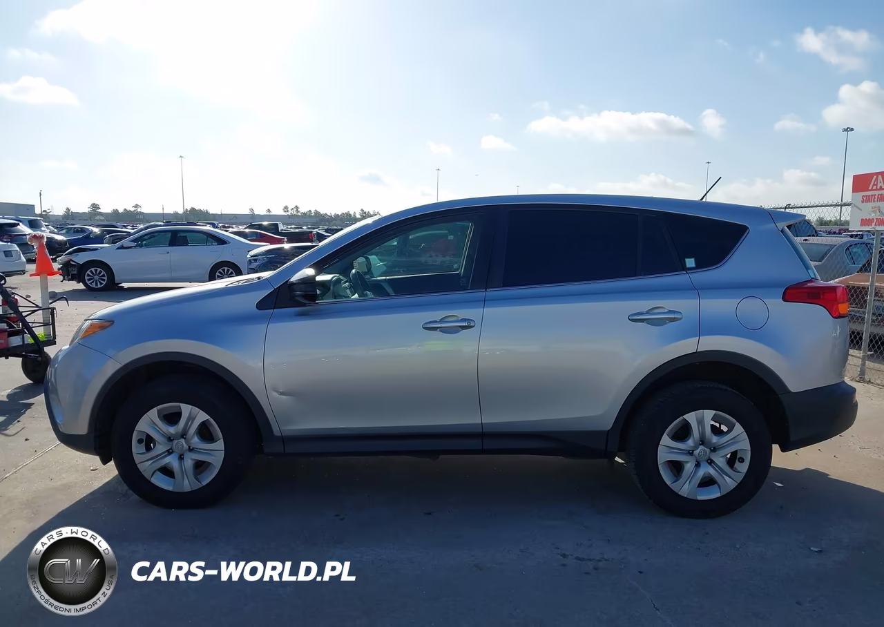 2015 Toyota Rav4 Le VIN:JTMZFREV9FD067714 - 14