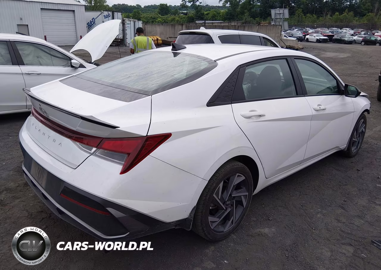 2025 Hyundai Elantra Sel Sport VIN:KMHLM4DGXSU882477 - 4