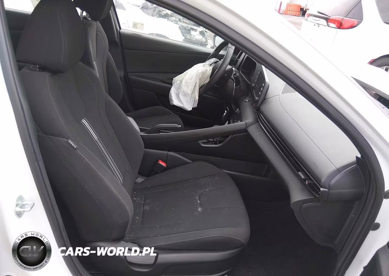 2025 Hyundai Elantra Sel Sport VIN:KMHLM4DGXSU882477 - 5