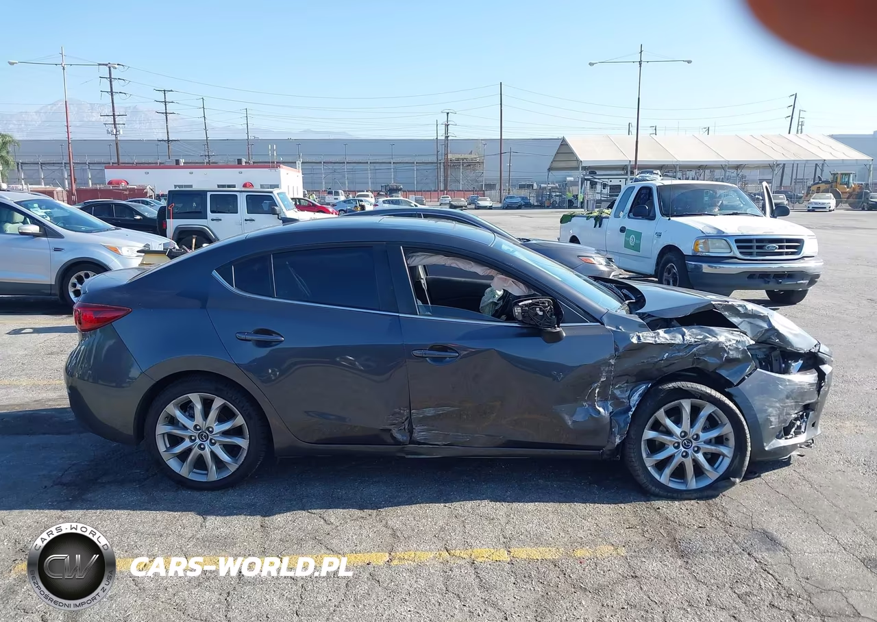 2015 Mazda Mazda3 S Touring VIN:JM1BM1V39F1232945 - 13