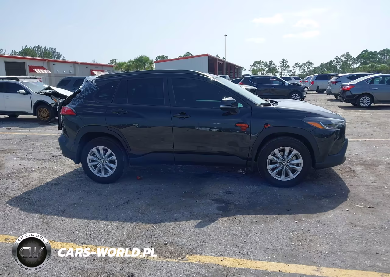 2024 Toyota Corolla Cross Le VIN:7MUCAAAG0RV101664 - 13
