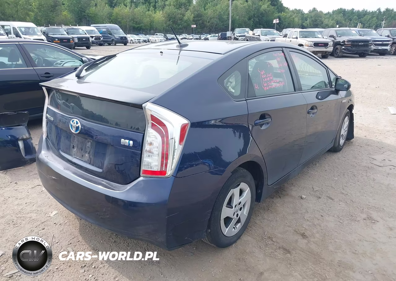 2014 Toyota Prius Three VIN:JTDKN3DU9E0379497 - 4