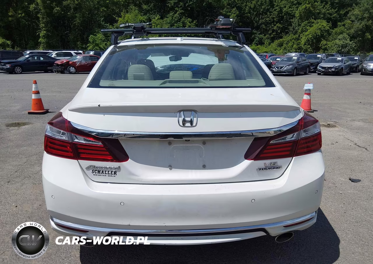 2017 Honda Accord Touring V6 VIN:1HGCR3F99HA043754 - 16