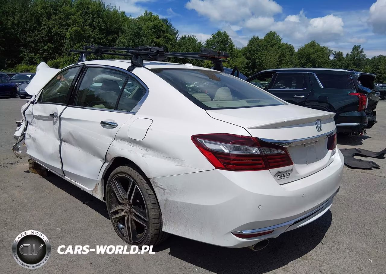 2017 Honda Accord Touring V6 VIN:1HGCR3F99HA043754 - 3