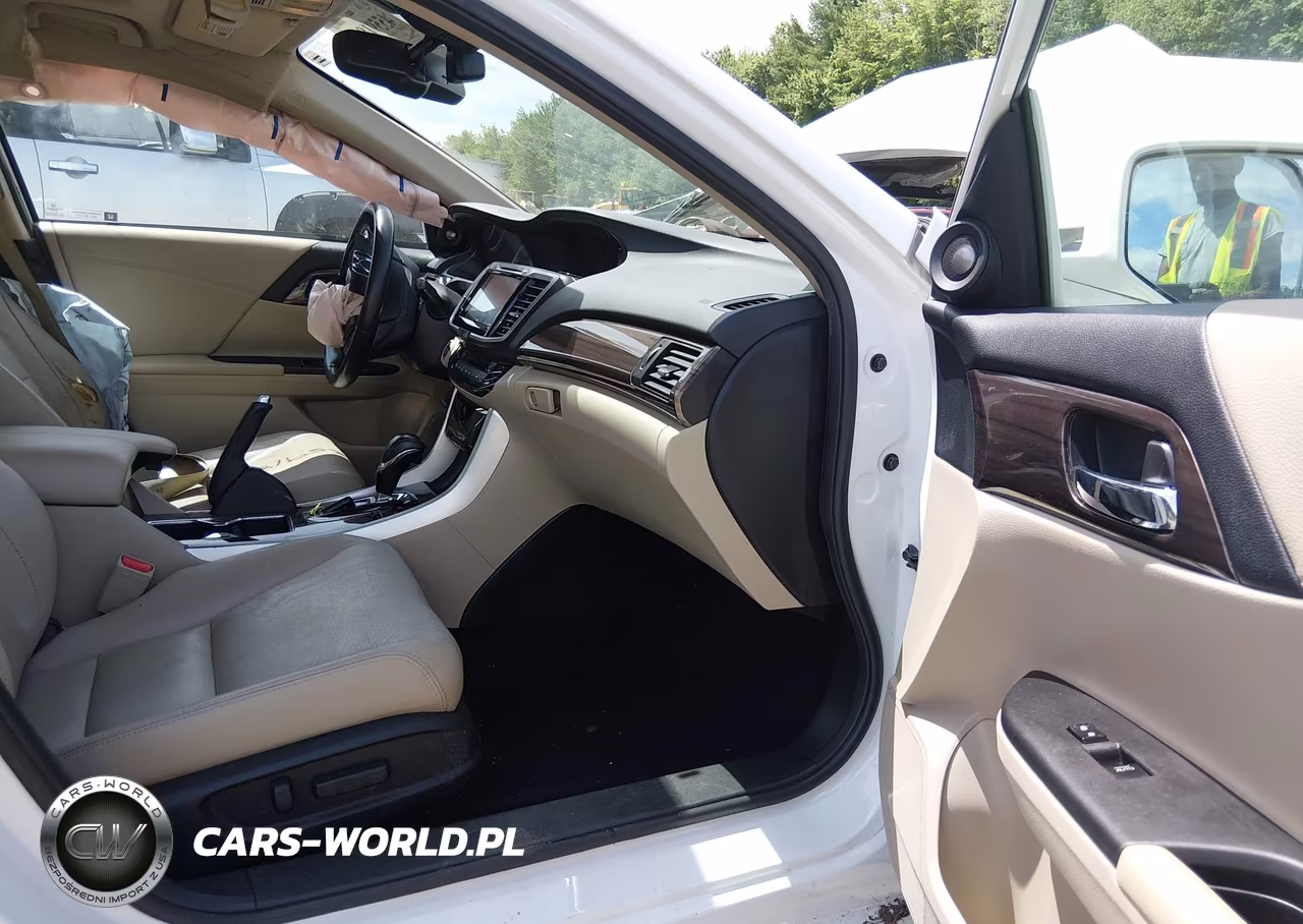 2017 Honda Accord Touring V6 VIN:1HGCR3F99HA043754 - 5