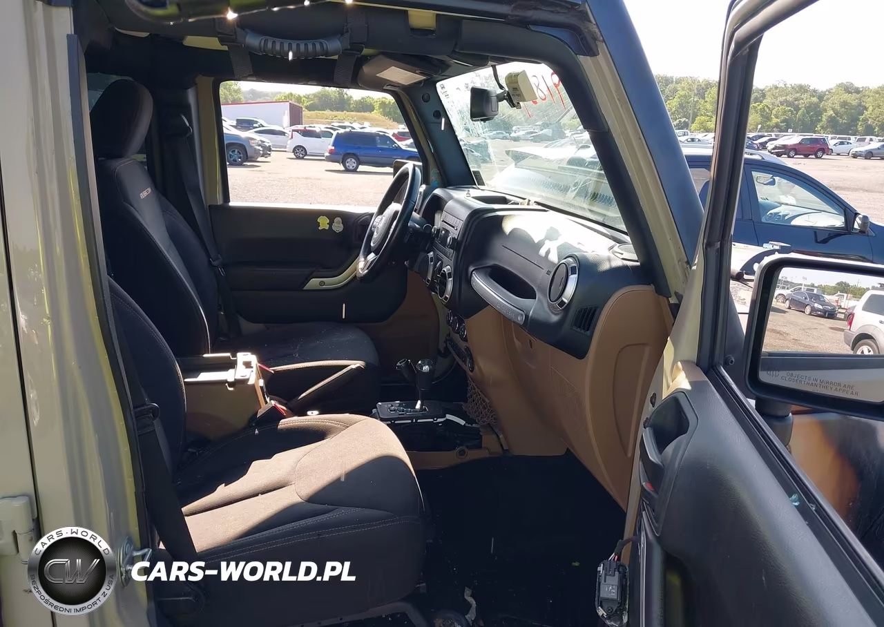 2017 Jeep Wrangler Unlimited Rubicon VIN:1C4BJWFG9HL713261 - 5