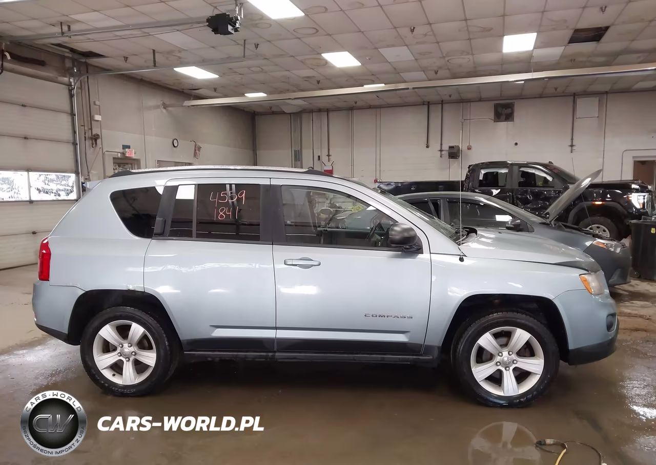 2013 Jeep Compass Latitude VIN:1C4NJDEBXDD140057 - 13