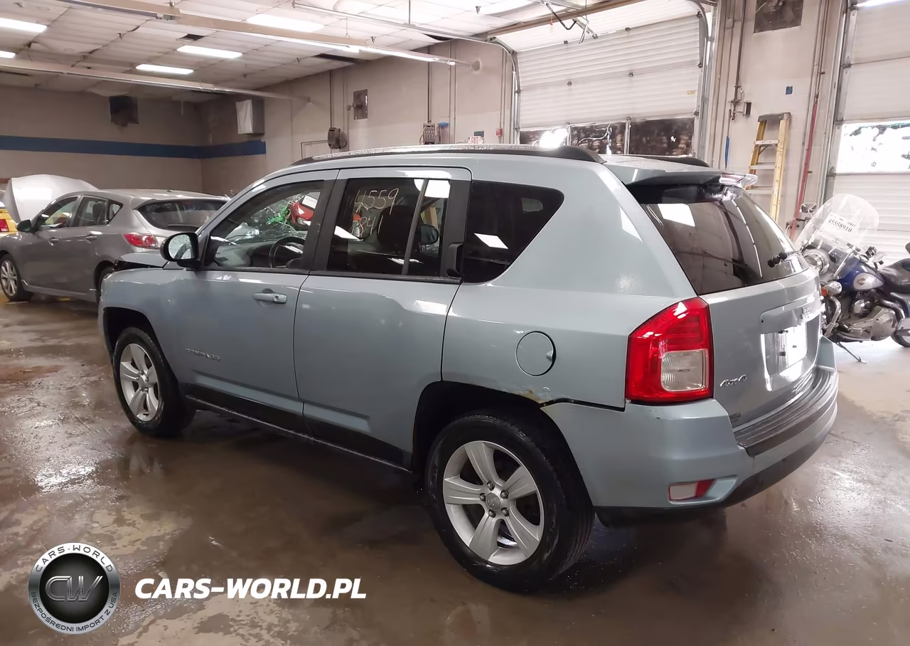 2013 Jeep Compass Latitude VIN:1C4NJDEBXDD140057 - 3