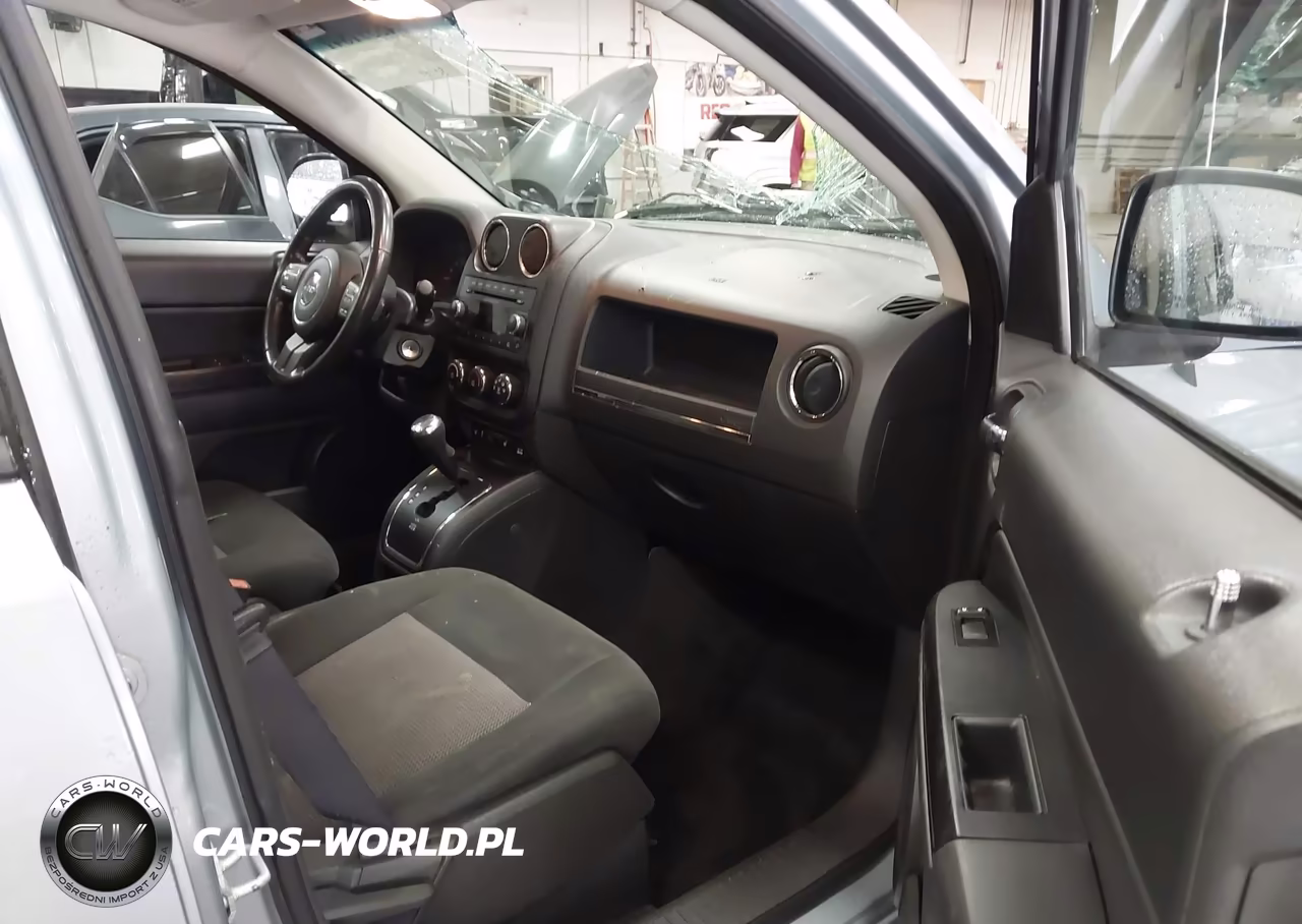 2013 Jeep Compass Latitude VIN:1C4NJDEBXDD140057 - 5