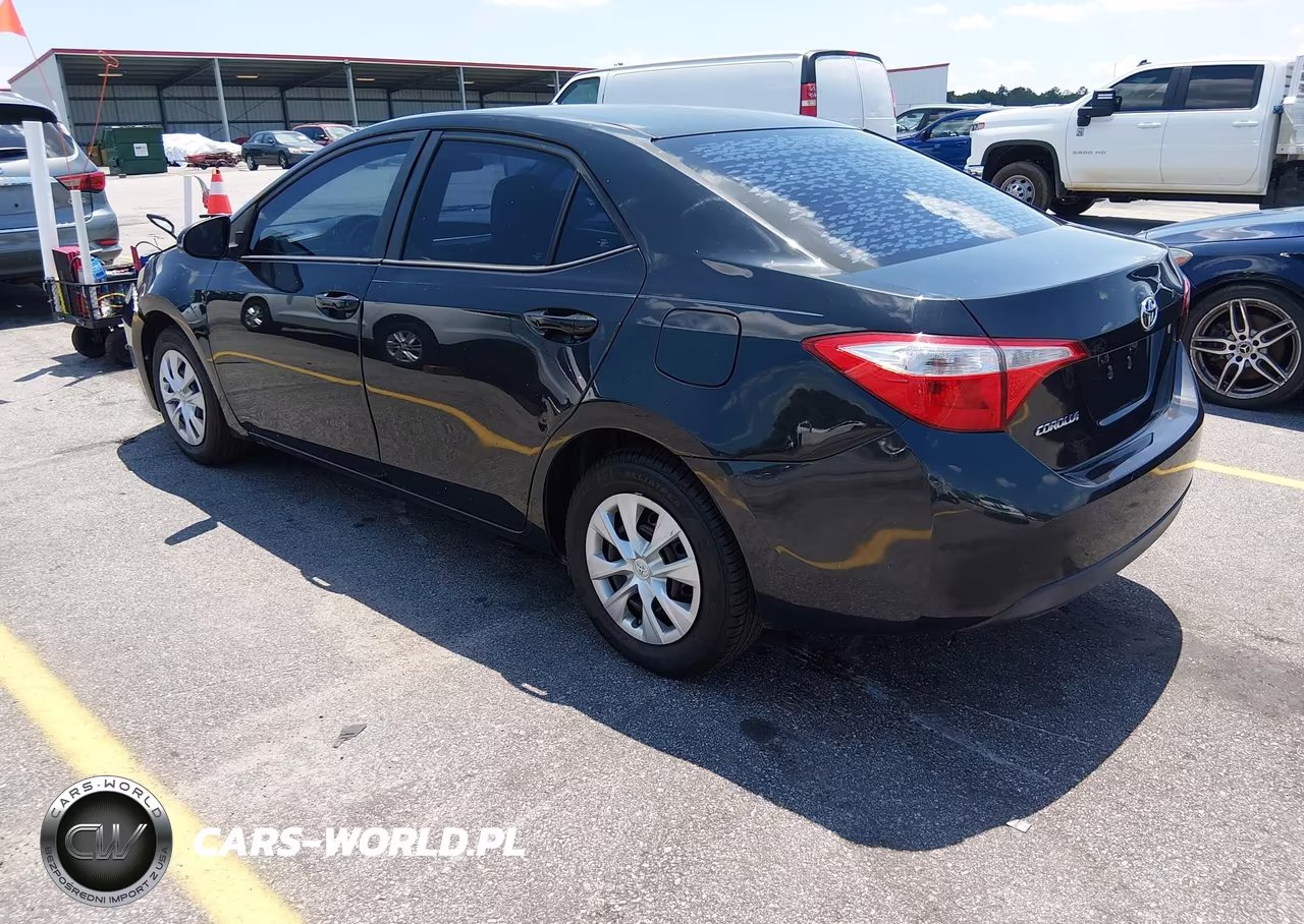 2015 Toyota Corolla L VIN:5YFBURHE2FP257032 - 3