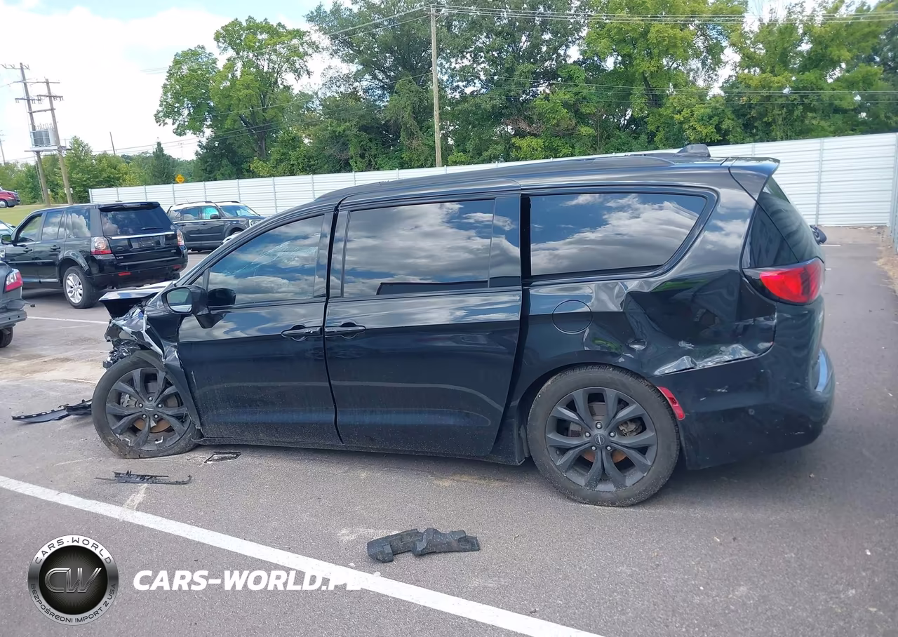 2019 Chrysler Pacifica Touring L VIN:2C4RC1BGXKR593874 - 14