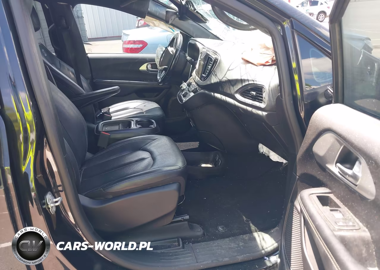 2019 Chrysler Pacifica Touring L VIN:2C4RC1BGXKR593874 - 5