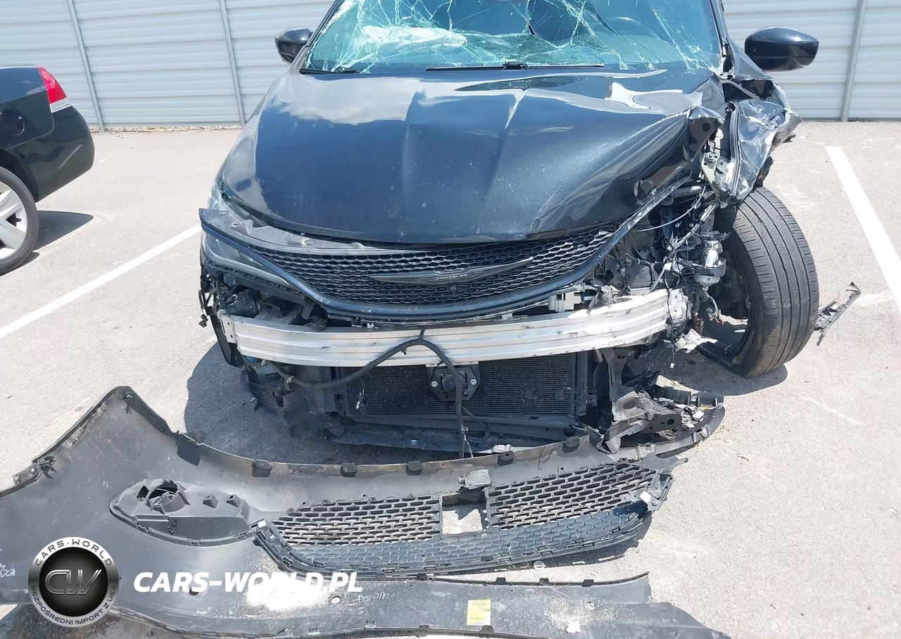 2019 Chrysler Pacifica Touring L VIN:2C4RC1BGXKR593874 - 6