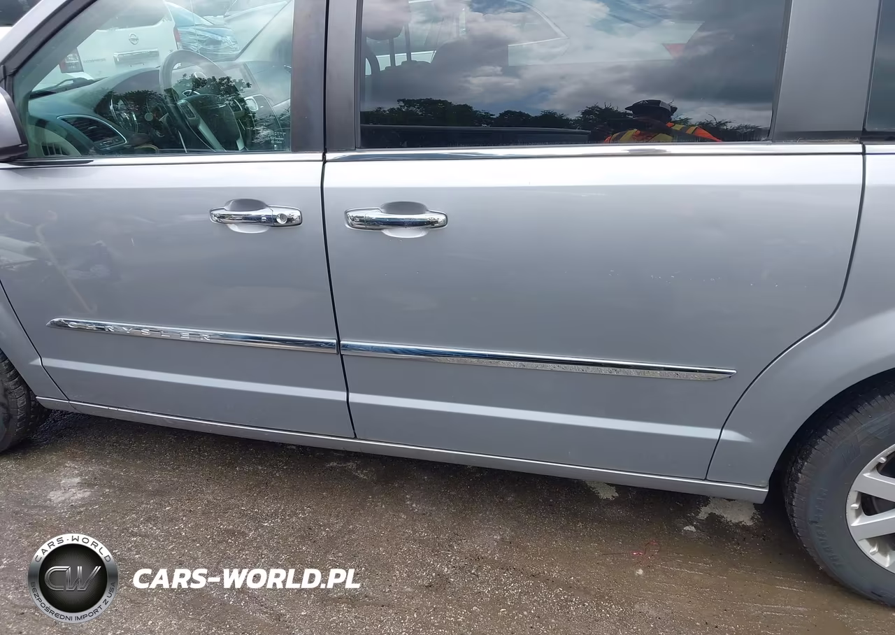 2014 Chrysler Town & Country Touring VIN:2C4RC1BG8ER453634 - 19
