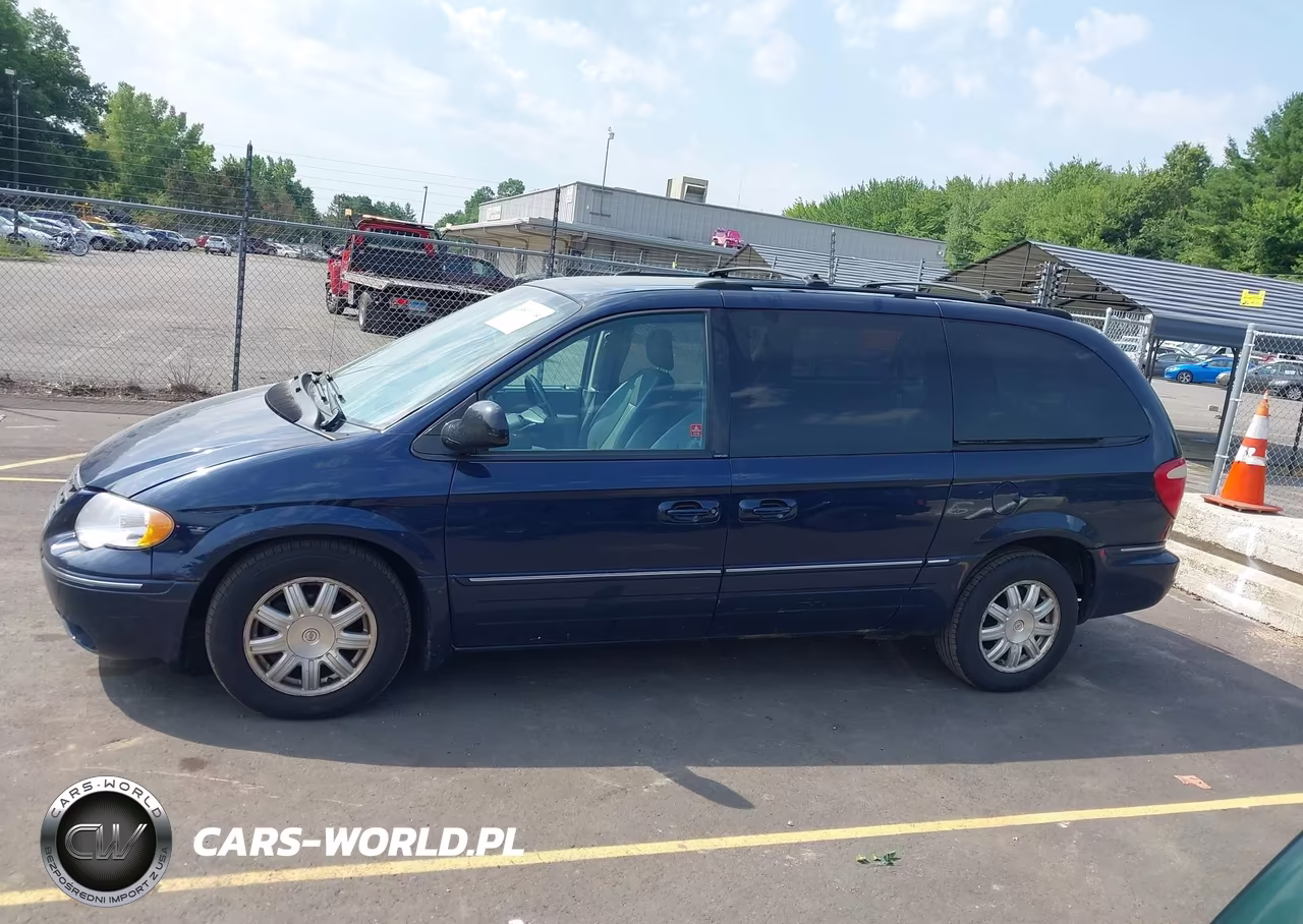 2005 Chrysler Town & Country Touring VIN:2C4GP54L95R491290 - 14