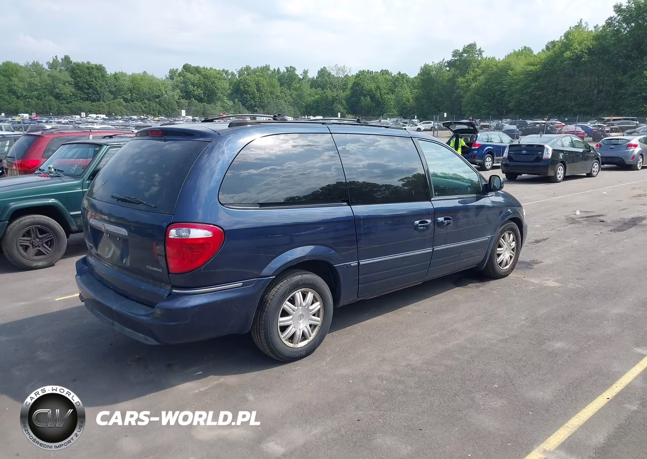2005 Chrysler Town & Country Touring VIN:2C4GP54L95R491290 - 4