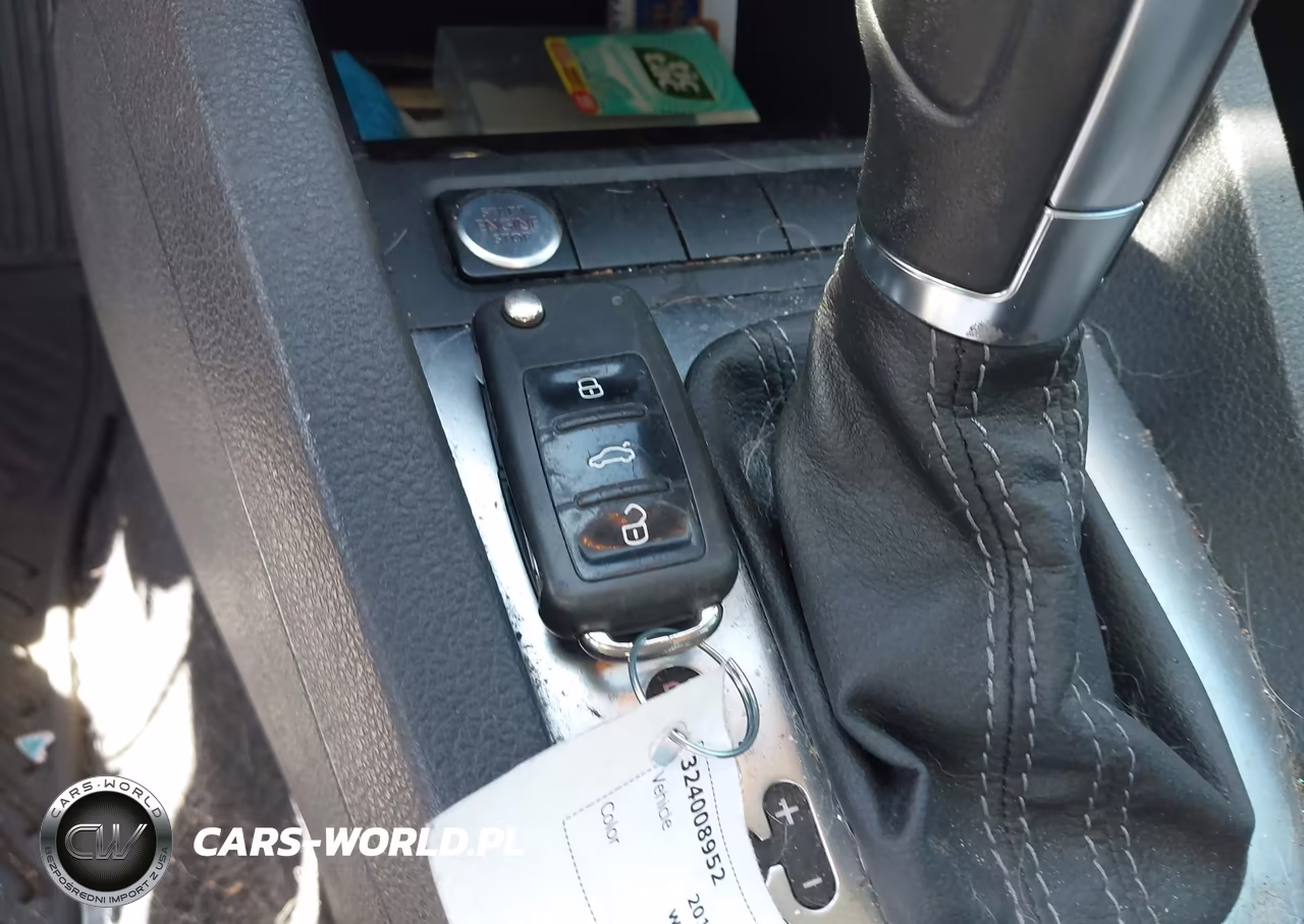 2014 Volkswagen Jetta Hybrid Sel Premium VIN:3VW637AJ1EM299369 - 11