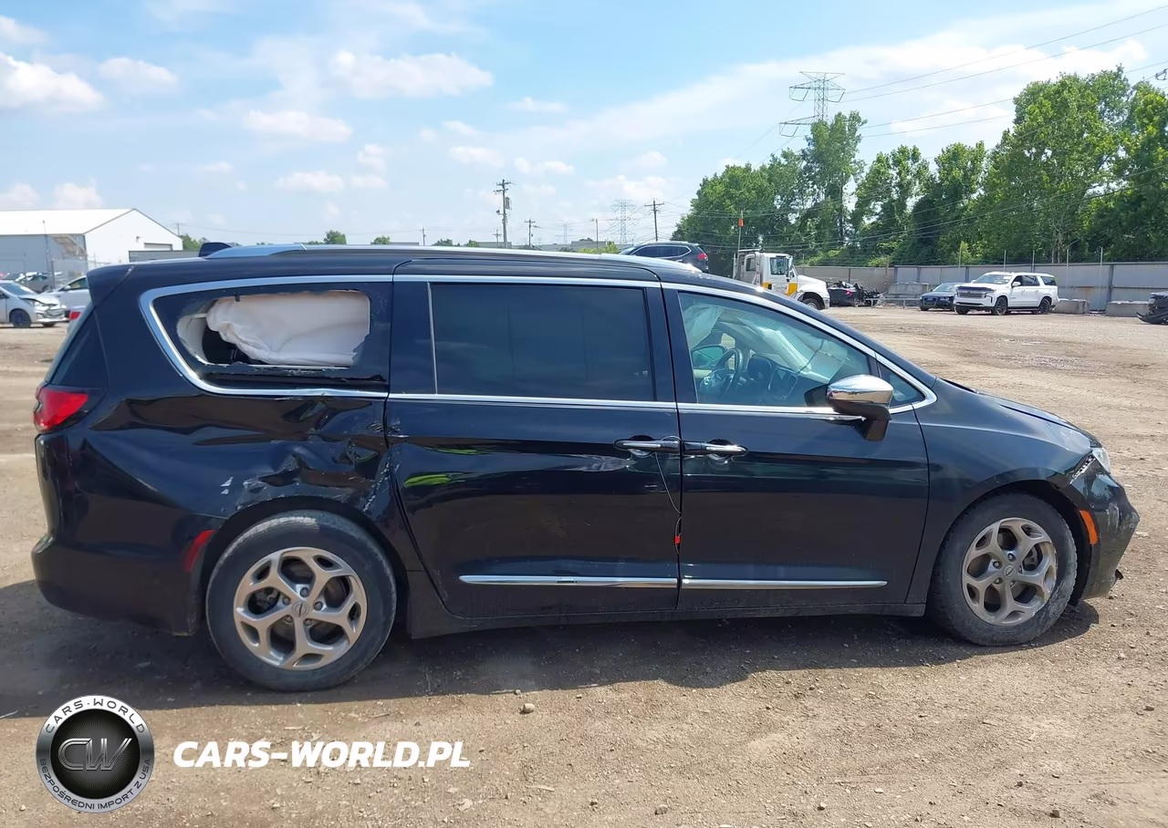 2021 Chrysler Pacifica Hybrid Limited VIN:2C4RC1S72MR510697 - 13