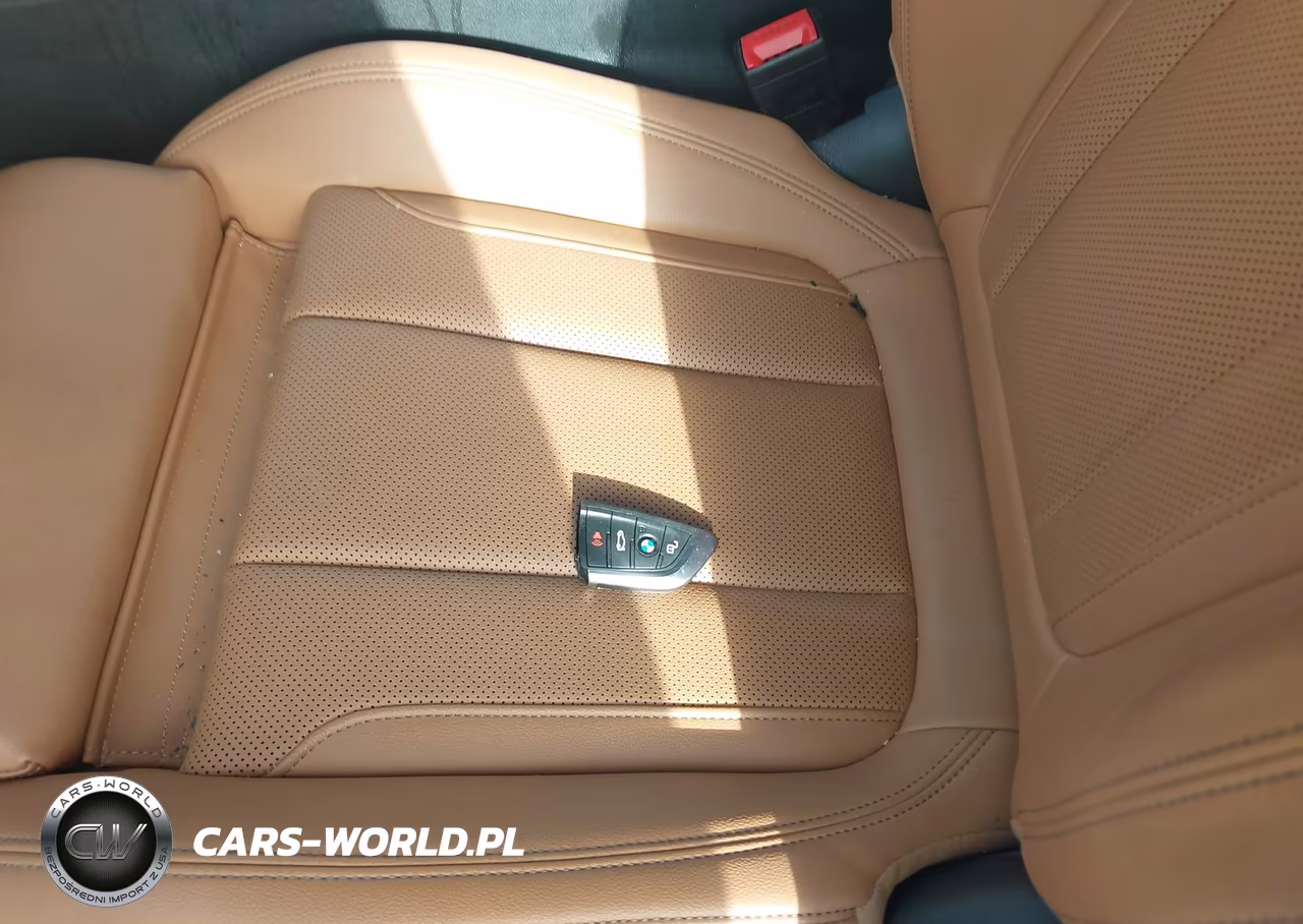 2024 BMW 330I VIN:3MW69FF03R8E03819 - 11