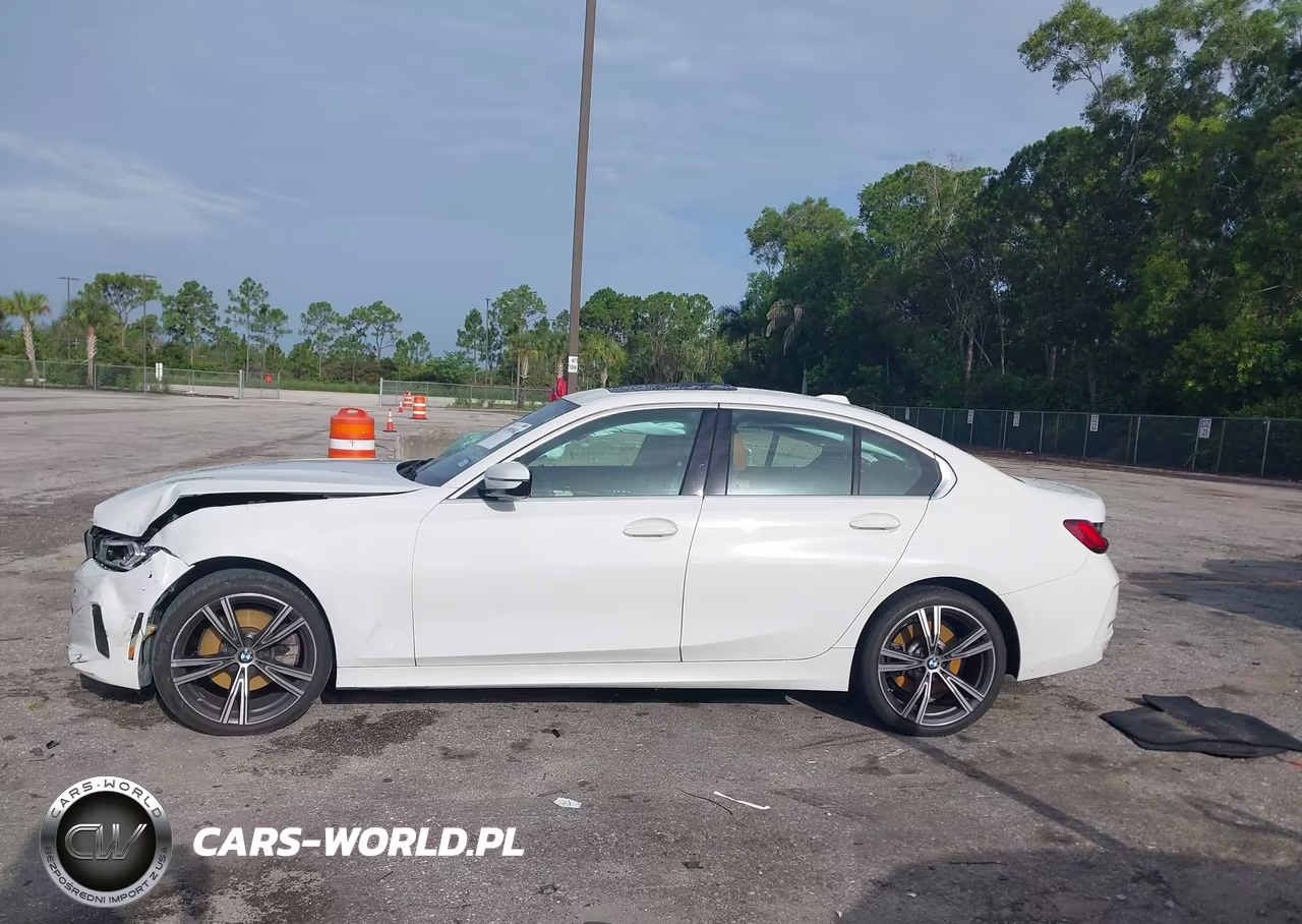 2024 BMW 330I VIN:3MW69FF03R8E03819 - 14