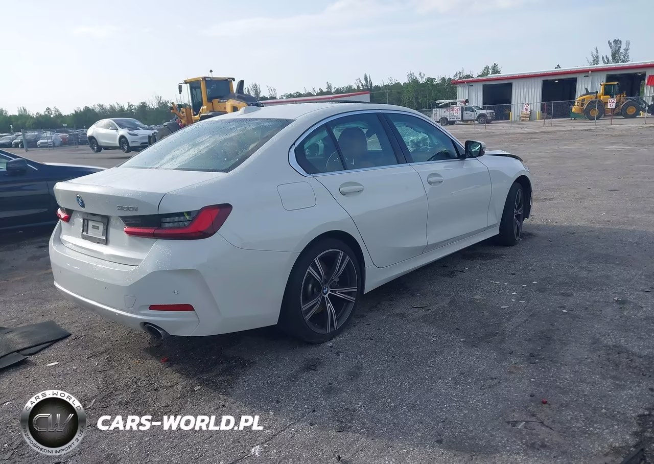 2024 BMW 330I VIN:3MW69FF03R8E03819 - 4
