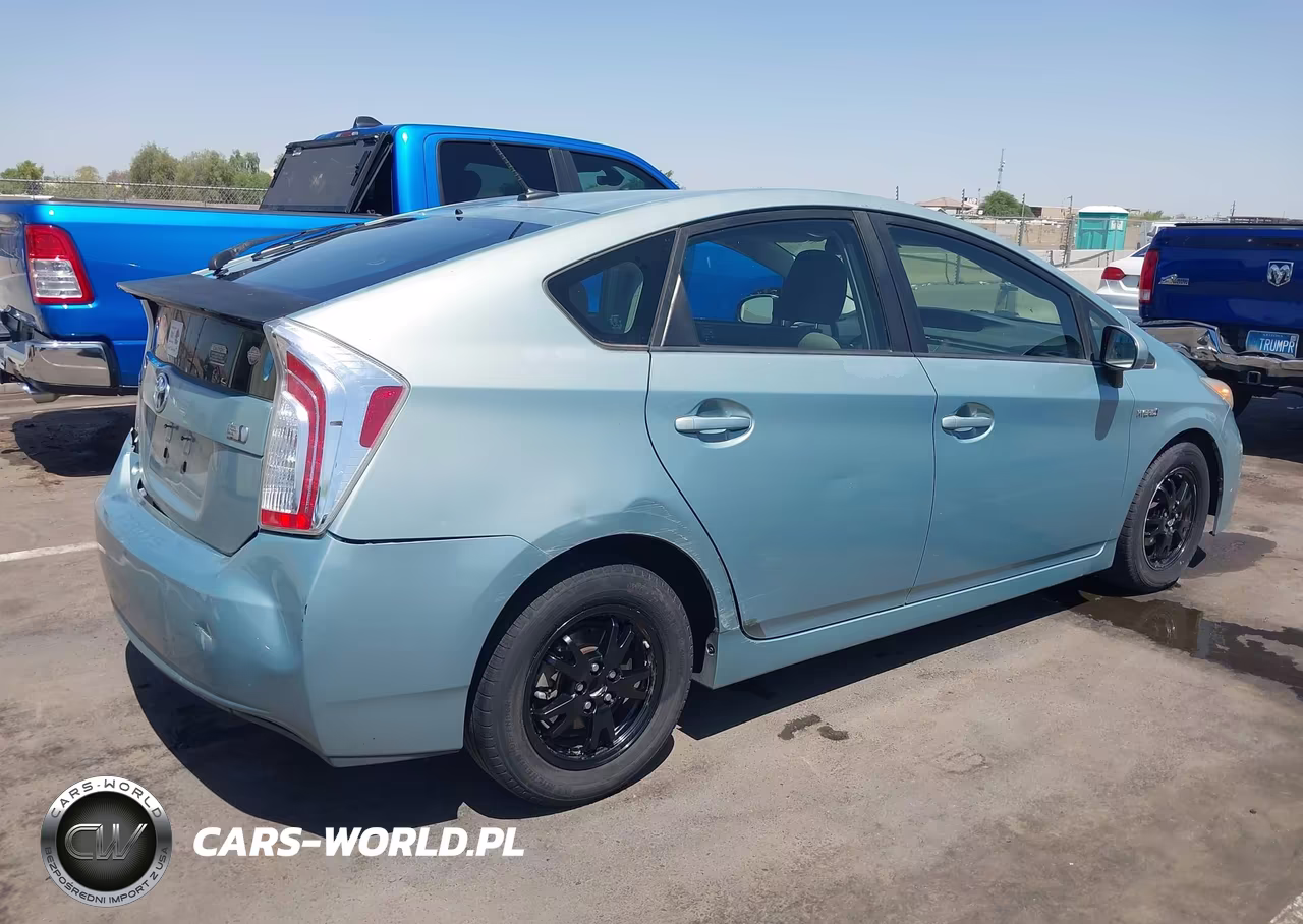 2013 Toyota Prius Three VIN:JTDKN3DU5D1634462 - 4