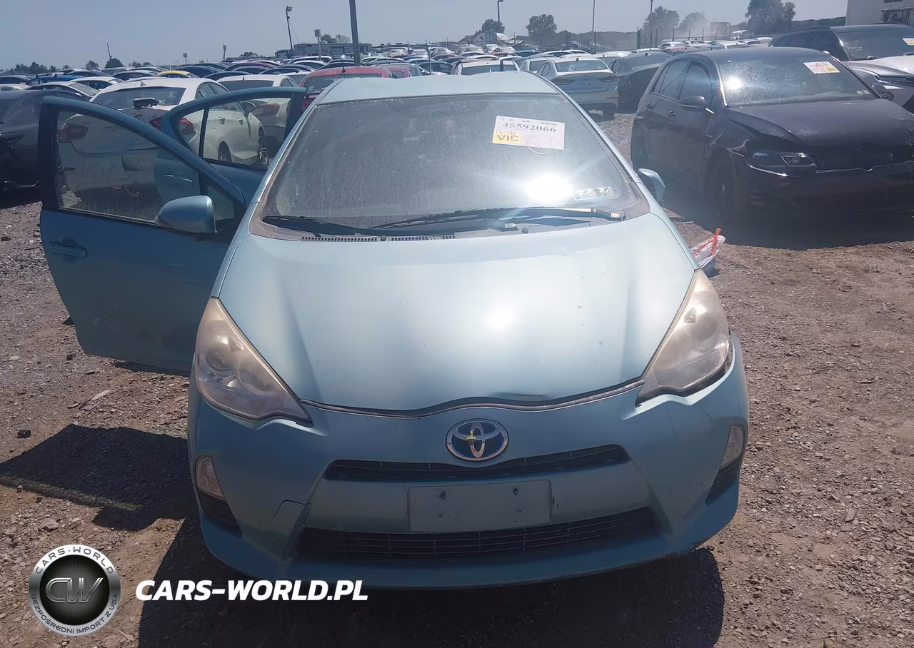 2013 Toyota Prius C Three VIN:JTDKDTB39D1054869 - 12