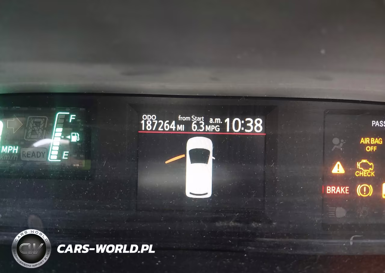2013 Toyota Prius C Three VIN:JTDKDTB39D1054869 - 15