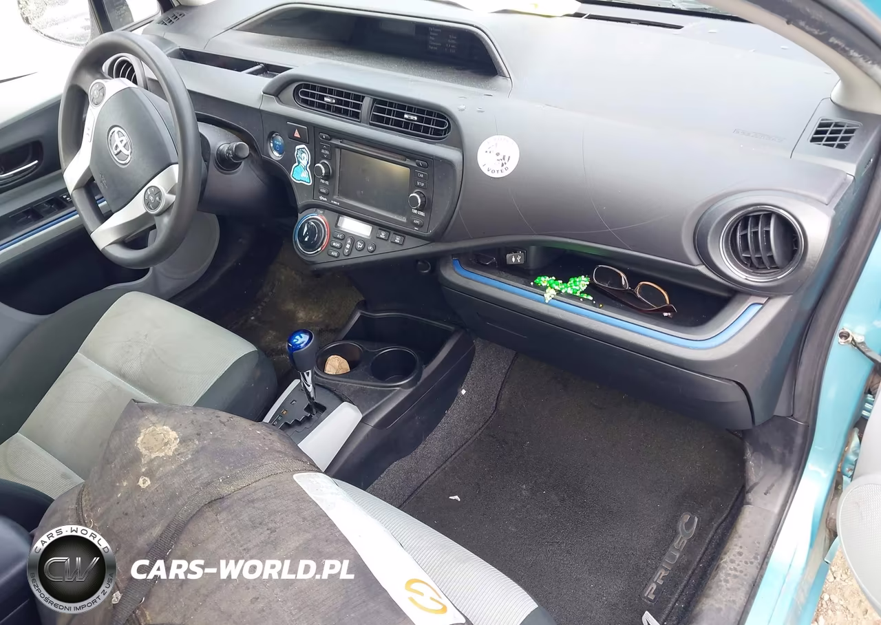 2013 Toyota Prius C Three VIN:JTDKDTB39D1054869 - 18