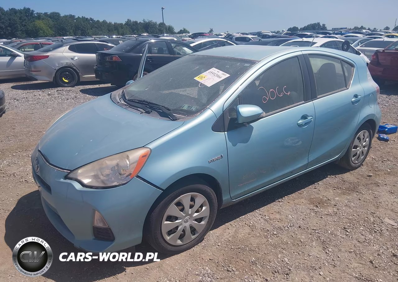 2013 Toyota Prius C Three VIN:JTDKDTB39D1054869 - 2