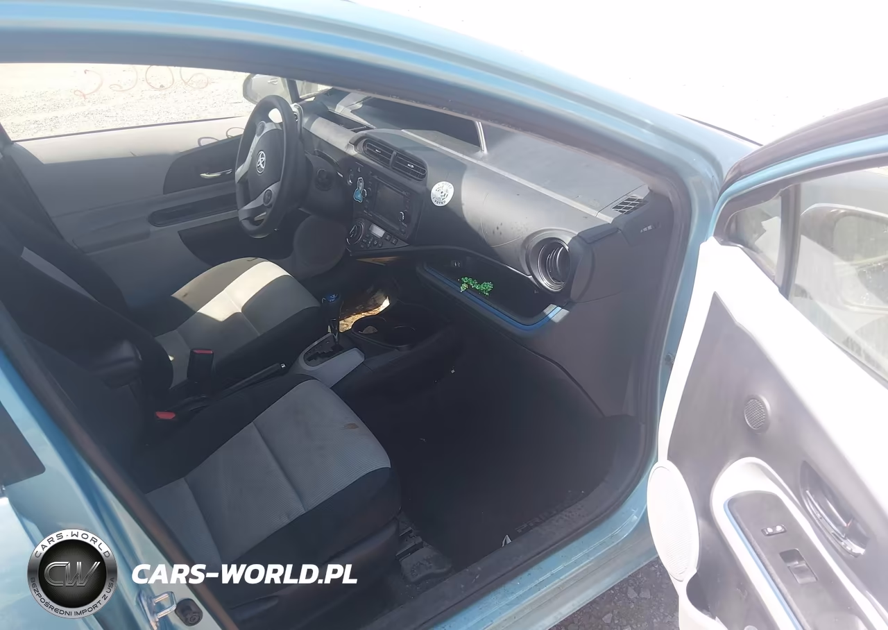 2013 Toyota Prius C Three VIN:JTDKDTB39D1054869 - 5