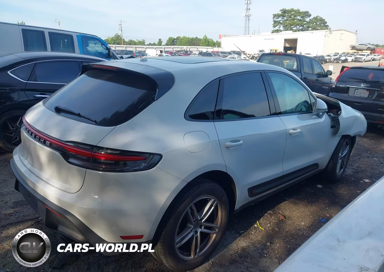 2022 Porsche Macan VIN:WP1AA2A56NLB10689 - 13