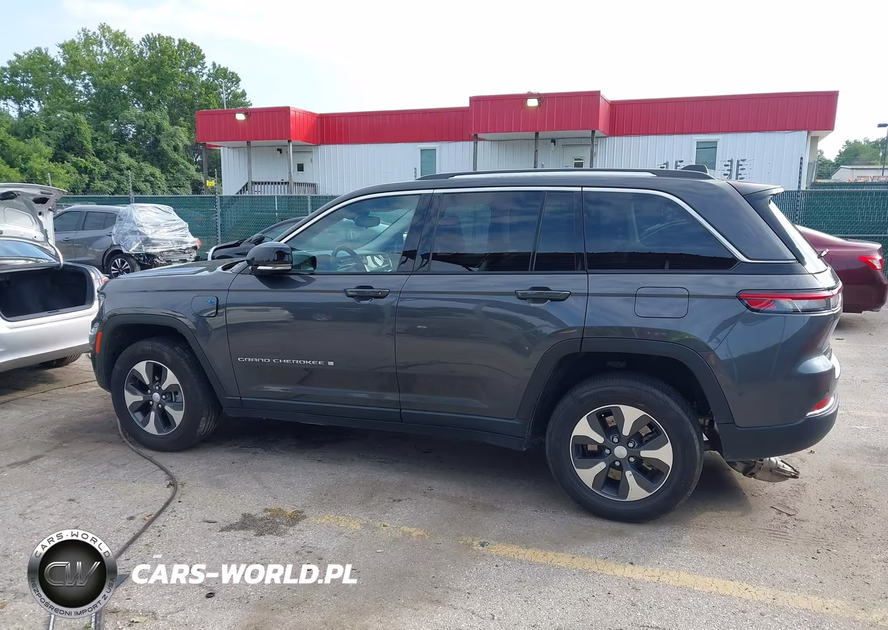 2024 Jeep Grand Cherokee 4Xe VIN:1C4RJYB64RC710082 - 14