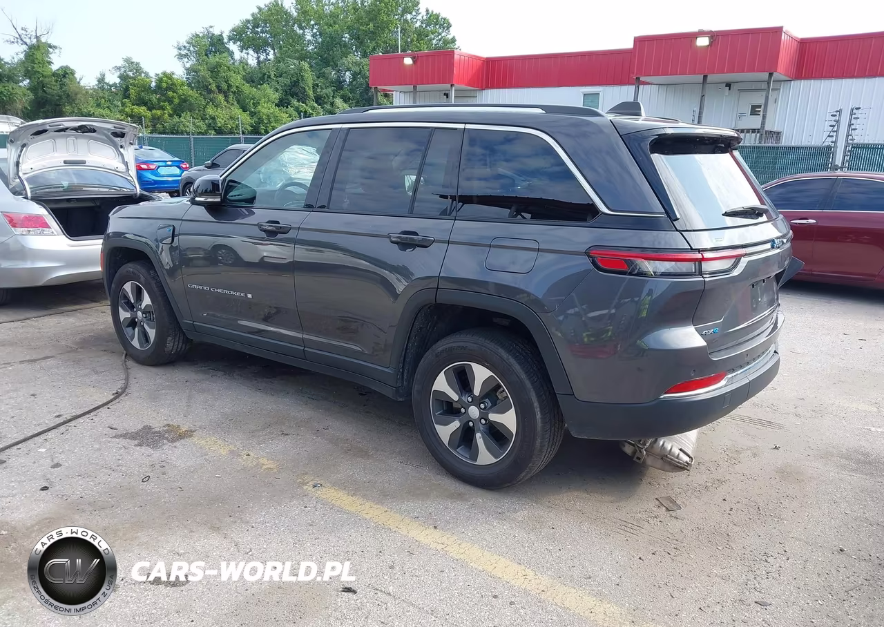 2024 Jeep Grand Cherokee 4Xe VIN:1C4RJYB64RC710082 - 3