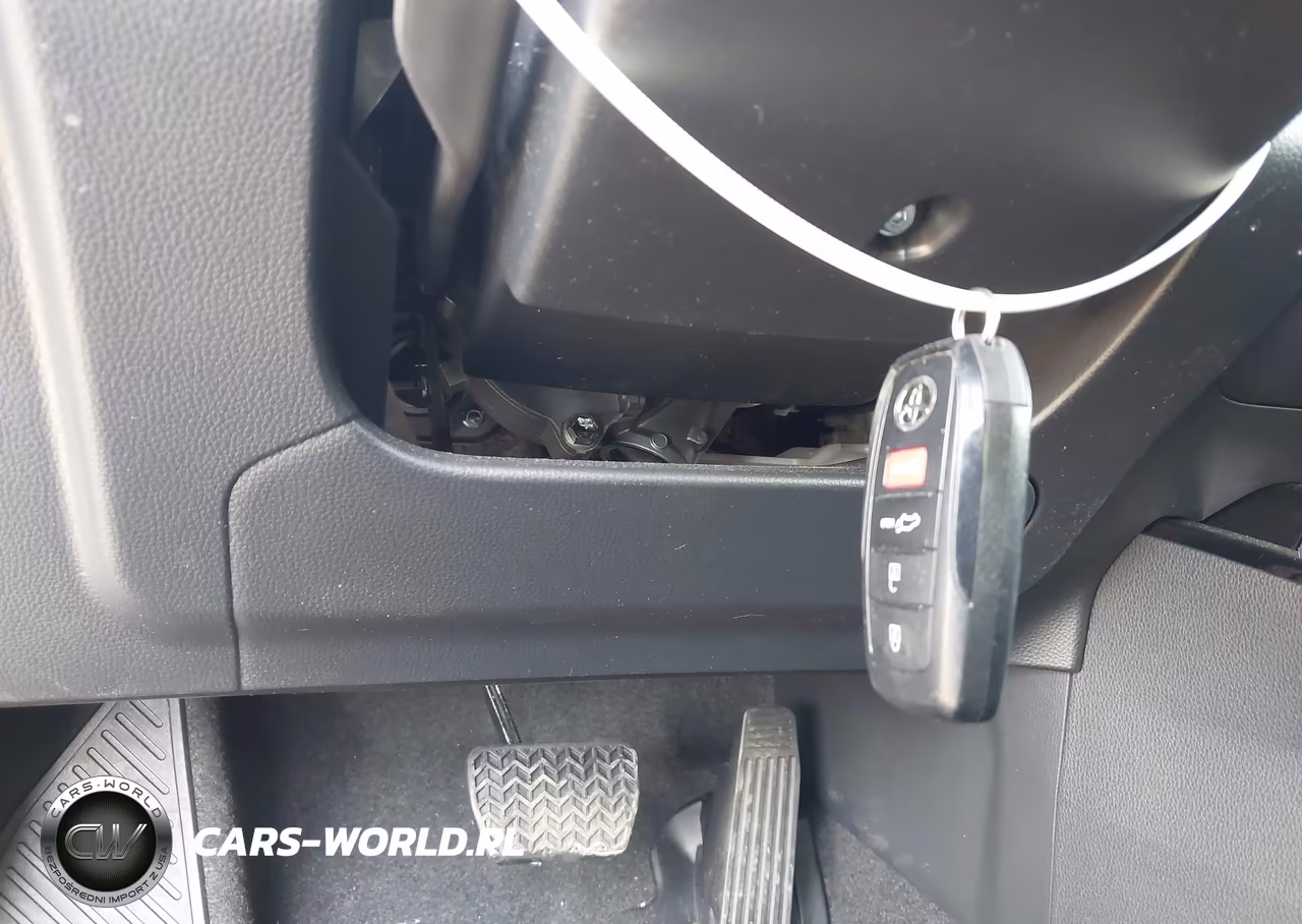 2026 Toyota Prius Plug-In Hybrid Xse Premium VIN:JTDACACU3T3068683 - 11