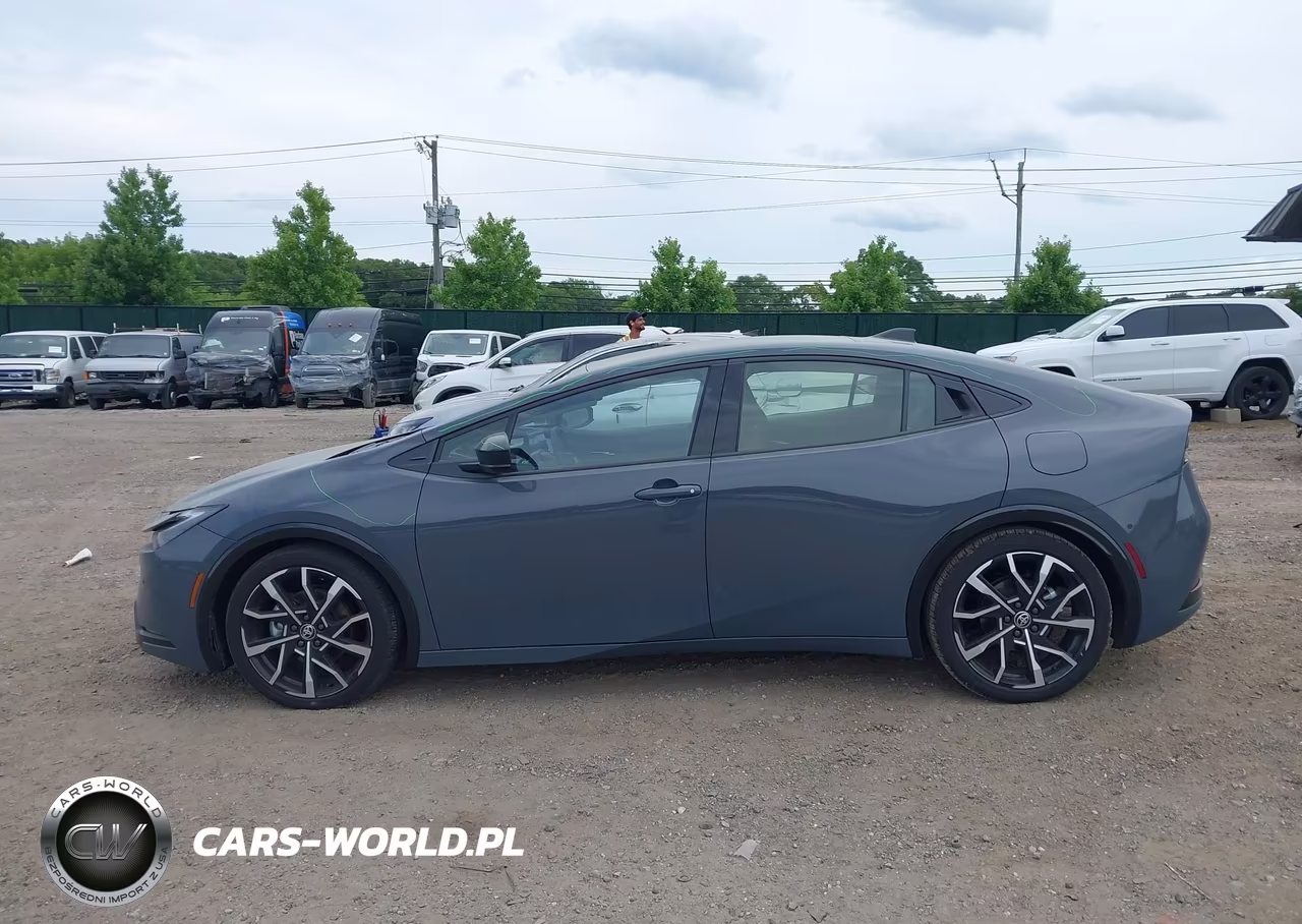 2026 Toyota Prius Plug-In Hybrid Xse Premium VIN:JTDACACU3T3068683 - 14