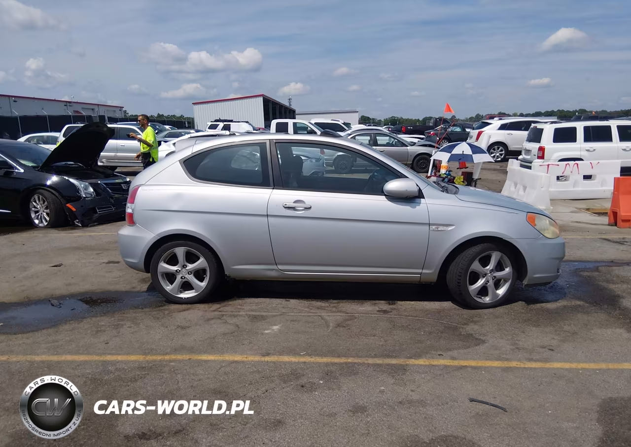 2007 Hyundai Accent Se VIN:KMHCN36C97U004807 - 13