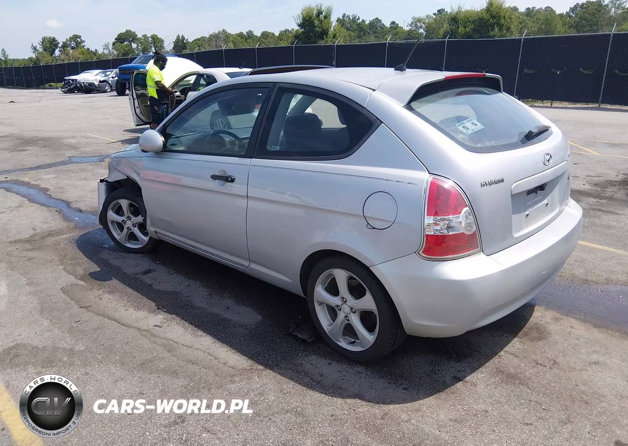 2007 Hyundai Accent Se VIN:KMHCN36C97U004807 - 3
