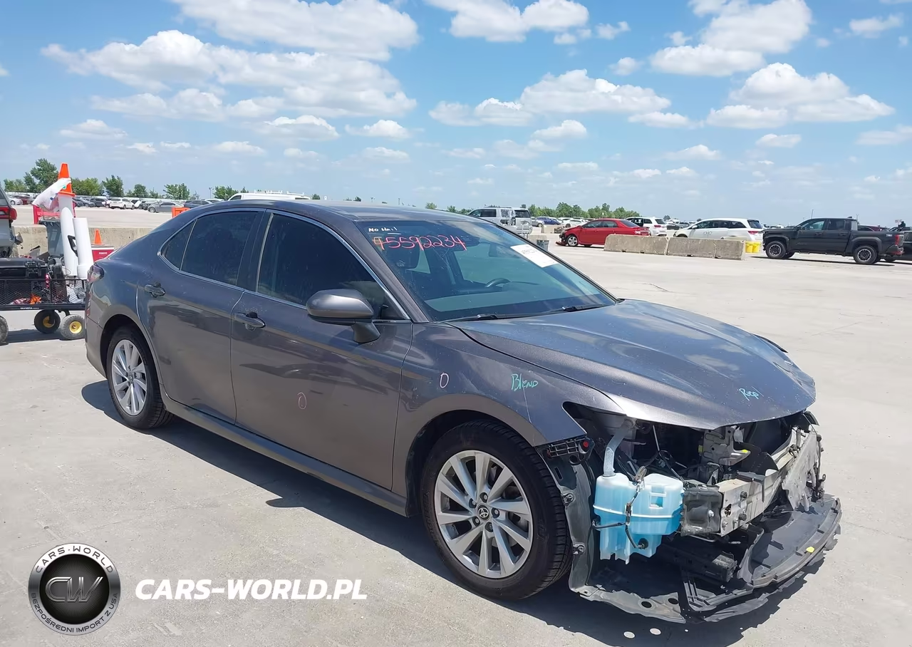 2023 Toyota Camry Le – zdjęcie 1 z 19