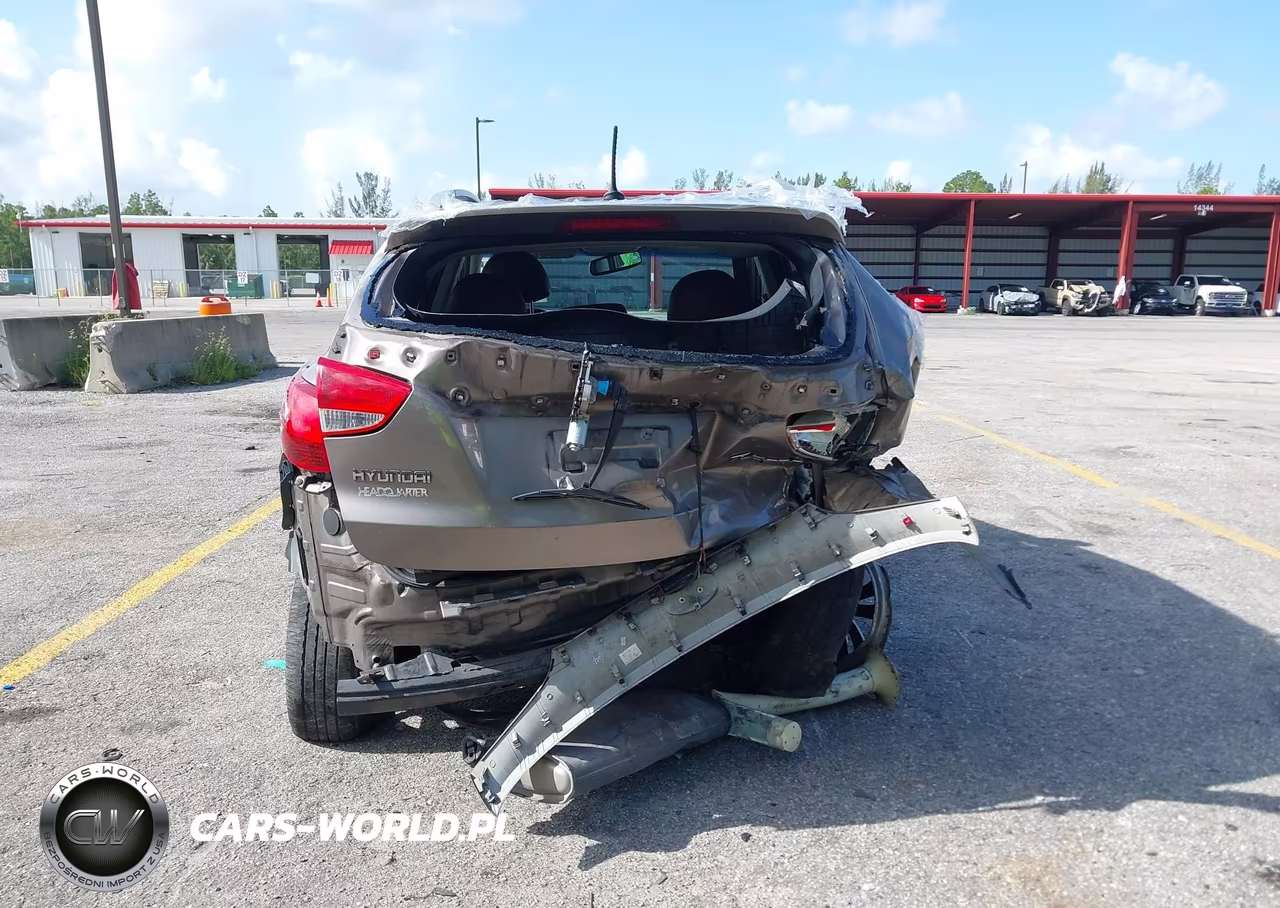 2011 Hyundai Tucson Limited VIN:KM8JU3AC7BU297701 - 16